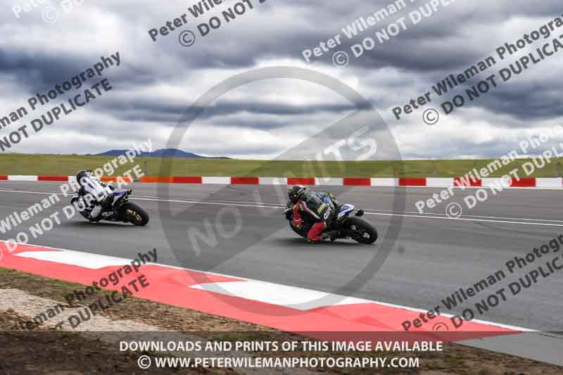cadwell no limits trackday;cadwell park;cadwell park photographs;cadwell trackday photographs;enduro digital images;event digital images;eventdigitalimages;navarra;no limits trackdays;peter wileman photography;racing digital images;trackday digital images;trackday photos